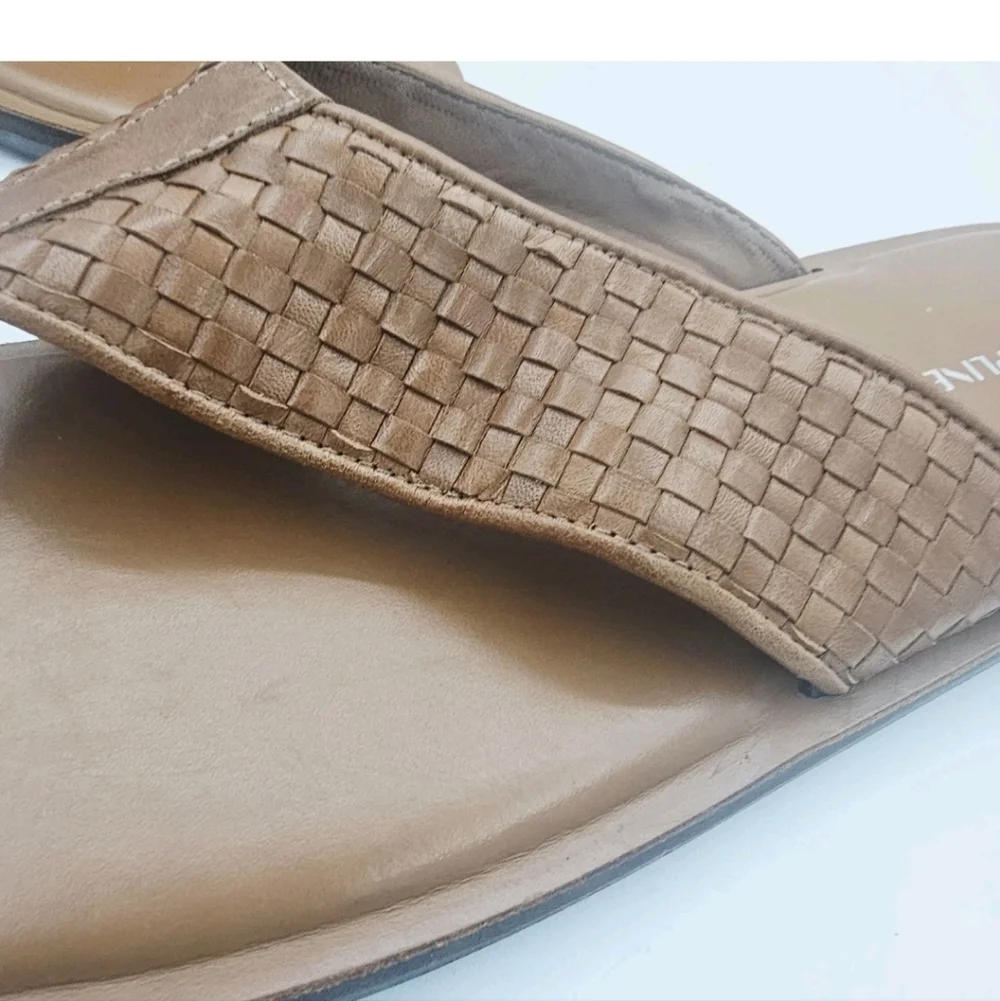 Donald J Pliner Palmer Calf Leather Flip-Flops Saddle/Cognac Size 12M NWOB
